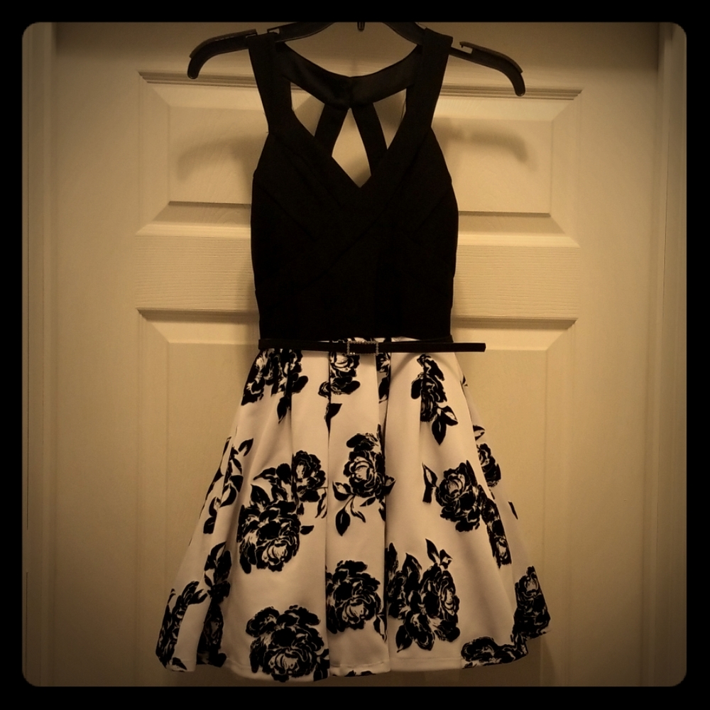 Crystal doll short black and white party dress